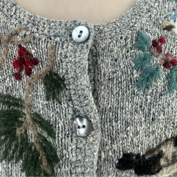 💸Sold💸 Northern Isles Bird Cardigan Sweater Med Cardinals Blue Jays Embroidered - Picture 7 of 13